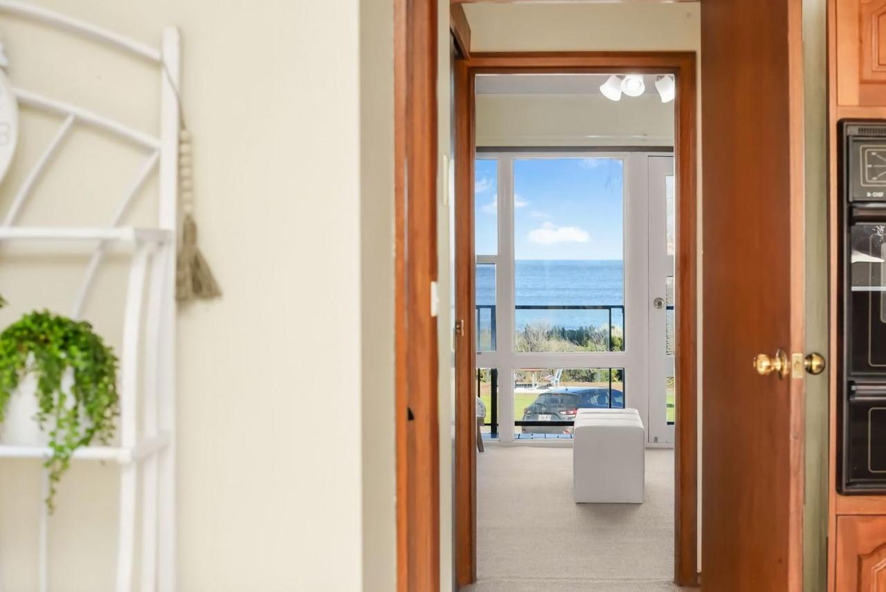 Beautiful Beach Front Townhouse Victor Harbor Exterior photo