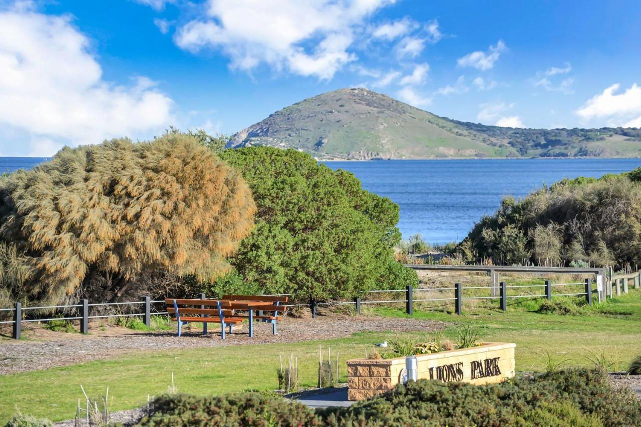 Beautiful Beach Front Townhouse Victor Harbor Exterior photo