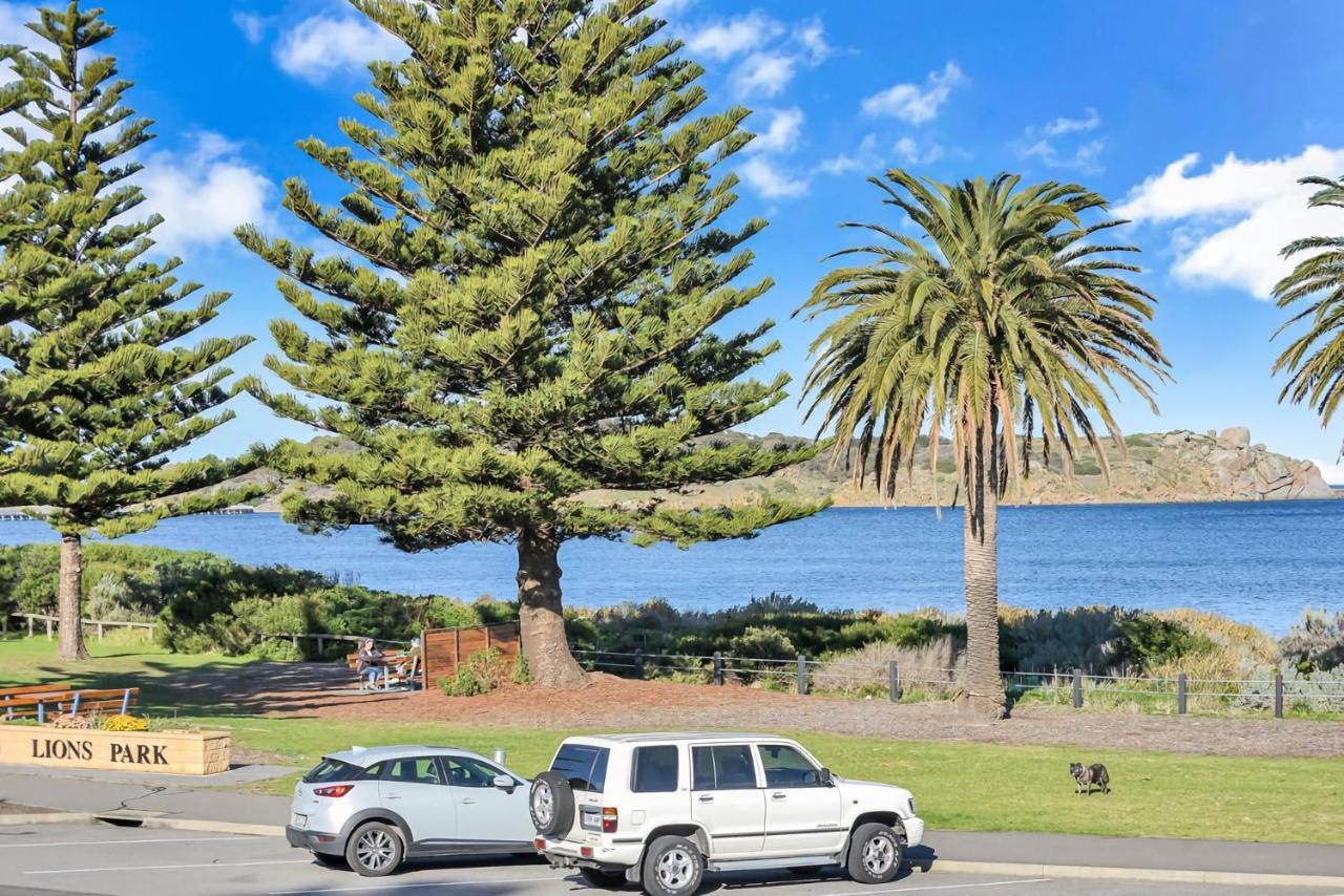 Beautiful Beach Front Townhouse Victor Harbor Exterior photo