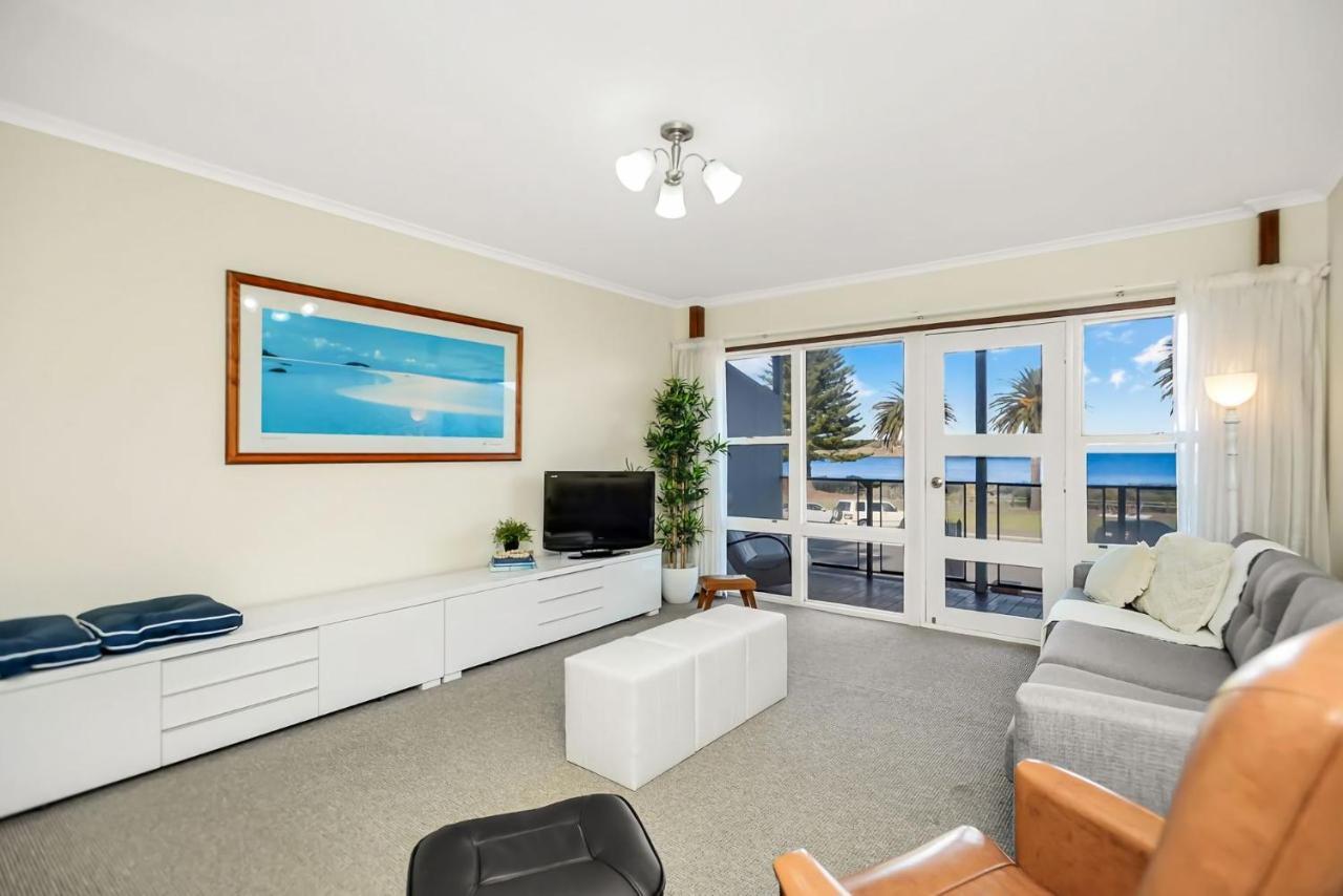 Beautiful Beach Front Townhouse Victor Harbor Exterior photo