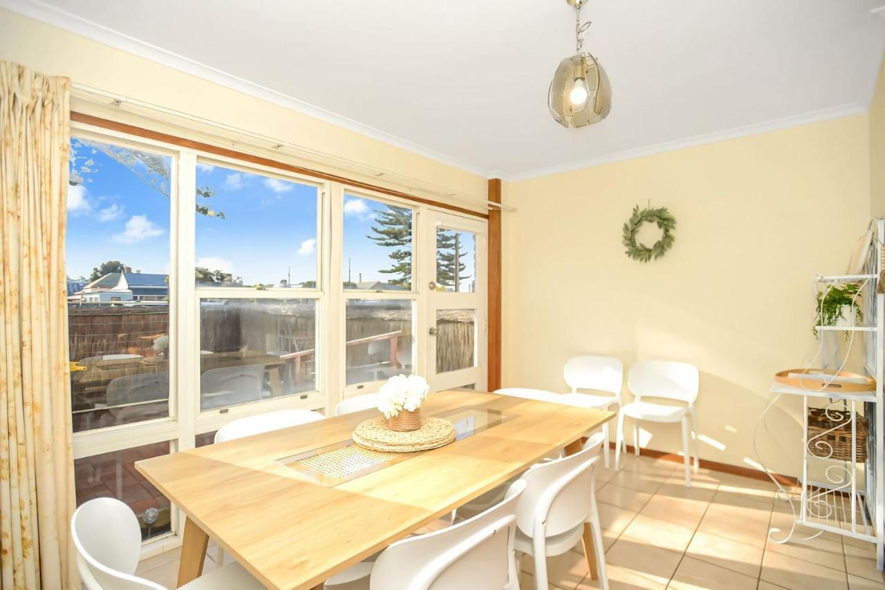 Beautiful Beach Front Townhouse Victor Harbor Exterior photo